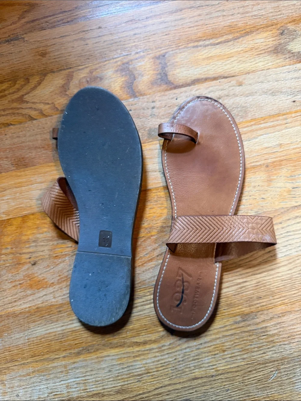 Madewell 1937 Tan Leather Toe-Ring Slide Sandals